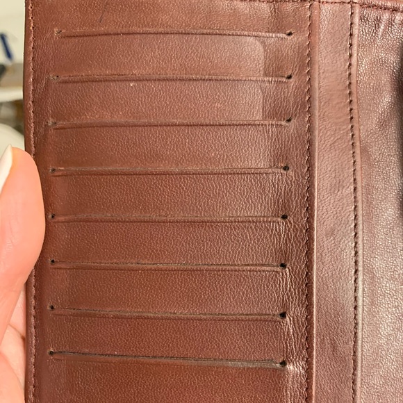 🔴SOLD🔴Chanel Lambskin Yen wallet - Picture 5 of 7